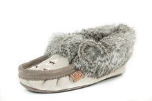 Load image into Gallery viewer, Women's Beaded Fur Moccasin