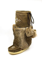 Load image into Gallery viewer, Laurentian Chief | White Leather Mukluks - 13"