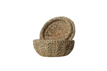 Load image into Gallery viewer, Pine Basket with Lid - Seed Top