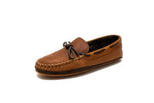 Load image into Gallery viewer, Men&#39;s Wakonsun Peanut Moccasins with Rubber Sole
