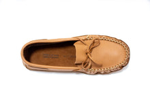 Load image into Gallery viewer, Wakonsun Tan Moccasin
