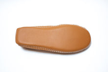 Load image into Gallery viewer, Wakonsun Tan Moccasin
