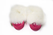 Load image into Gallery viewer, Children&#39;s Laurentian Chief Rabbit Fur and Deer Suede Beaded Moccasins
