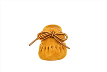 Load image into Gallery viewer, Bastien Baby Moccasins Style #158

