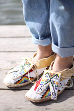 Load image into Gallery viewer, Unisex Beaded Moccasins
