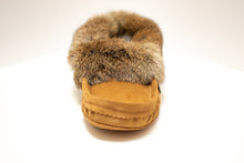Load image into Gallery viewer, Men&#39;s Laurentian Chief Suede Slippers with Rabbit Fur Trim
